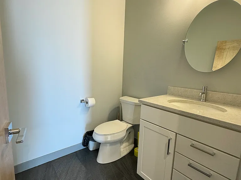 220 King St SE #8 — Photo 15