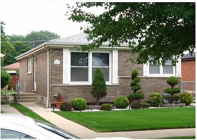 12717 S Muskegon Ave photo 1