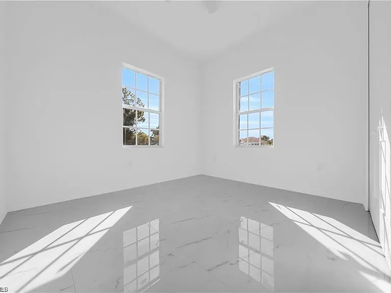 3310 11th St W — Photo 15