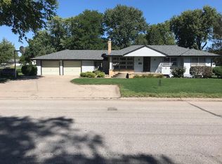 922 E 9th St, Schuyler, NE 68661