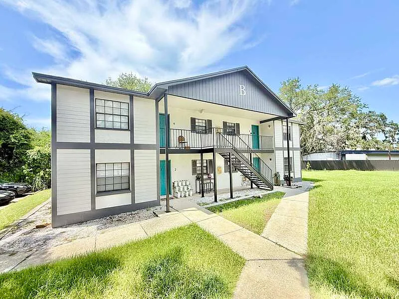 2 bed, 2.0 bath, 893 sqft, $1,995 — Photo 4