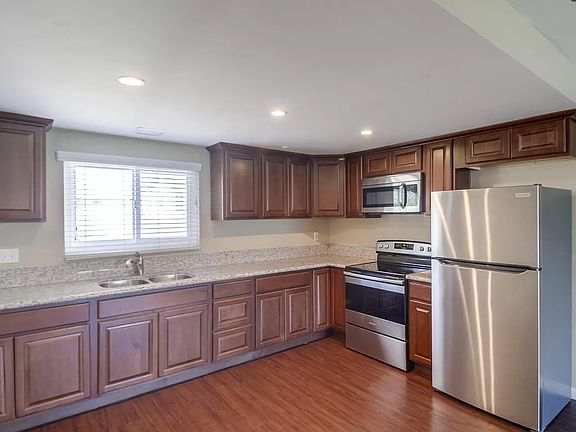 2nd image of 1846 Oliver Ave #7