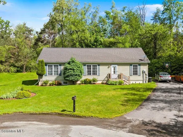 22 Elovar Dr, Browndale, PA 18421