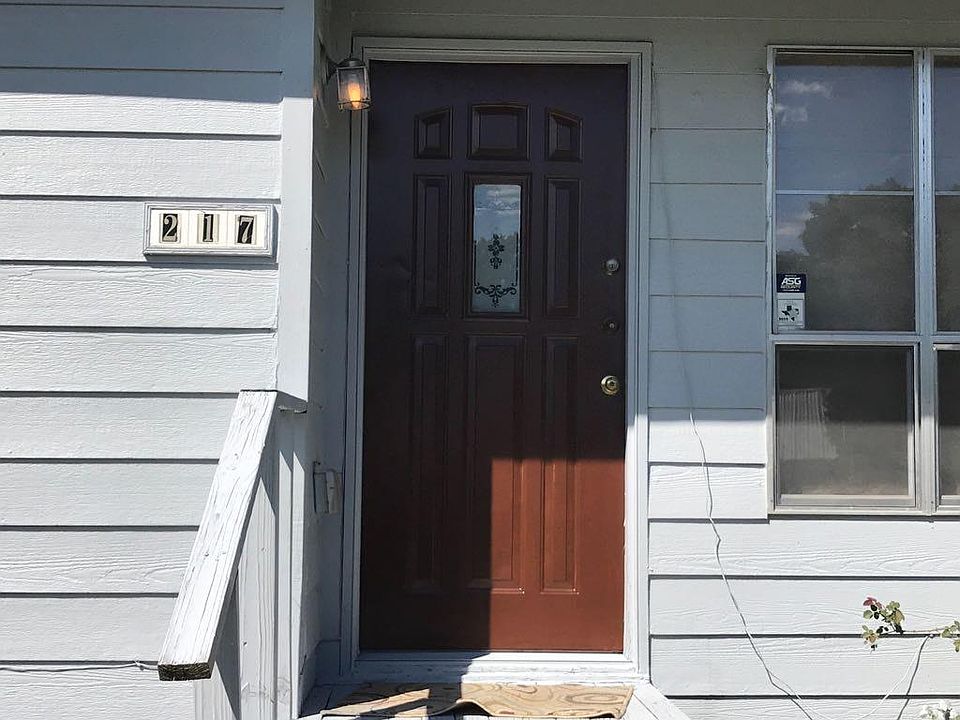 1st image of 217 Chambers Dr