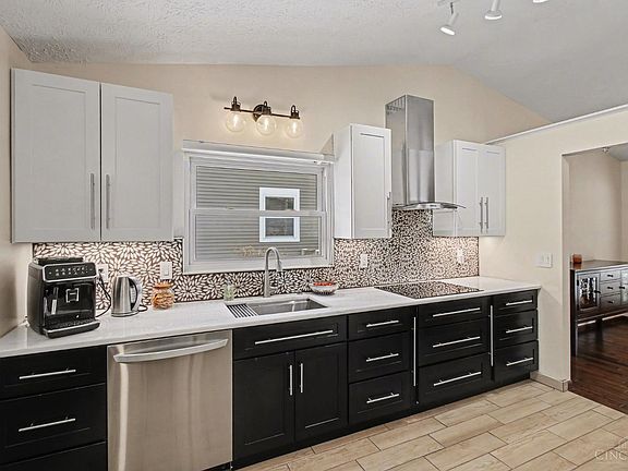4th image of 5449 Old Farm Dr