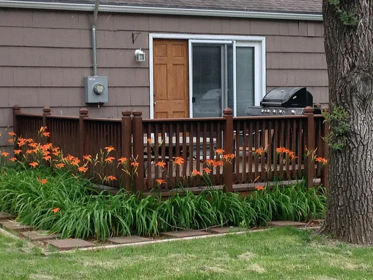 Spacious red Wood Deck