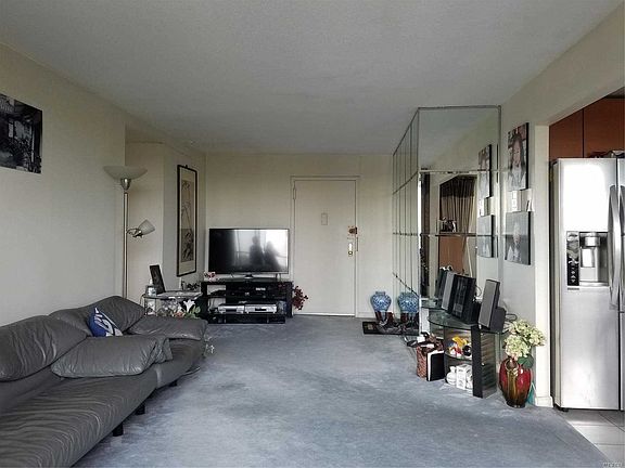 2nd image of 14477 Roosevelt Ave APT 10