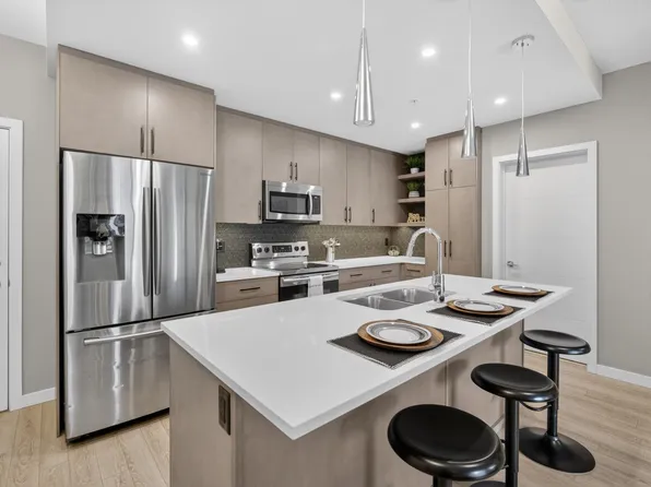 1154 Adamson Dr SW #127, Edmonton, AB T6W 3N5