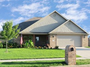 701 Washington Rd, Prairie Grove, AR 72753