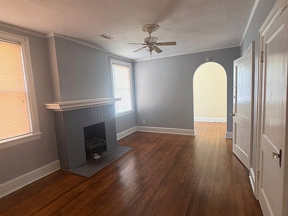 2nd image of 1553 Jackson St #4