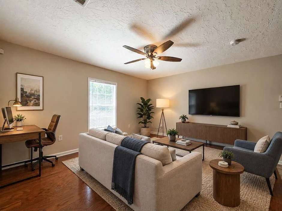 2 bed, 1.0 bath, 820 sqft, $1,600 — Photo 2