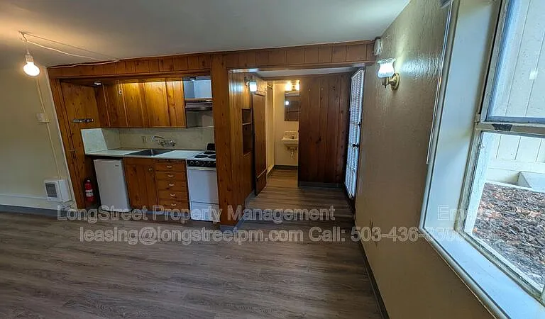 205 NW 11th St #5 — Photo 6