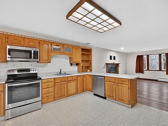 4th image of 11 Dill Hill Road