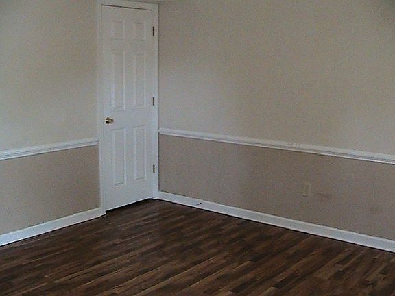 2nd image of 106 W Chilhowie Ave