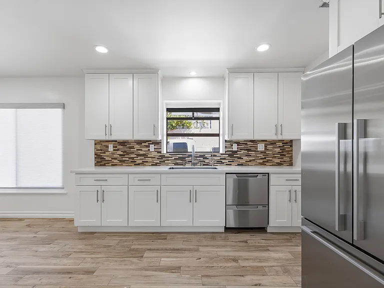 1808 Fern Ln — Photo 9