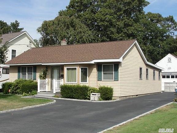 2nd image of 21 Academy Ln