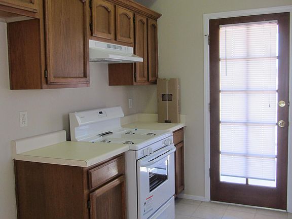 4th image of 11993 Arrow Knoll Cir