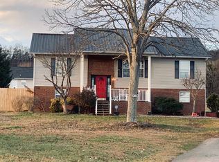 417 Olympic View Ct, Seymour, TN 37865