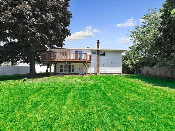3rd image of 7 Shari Ct