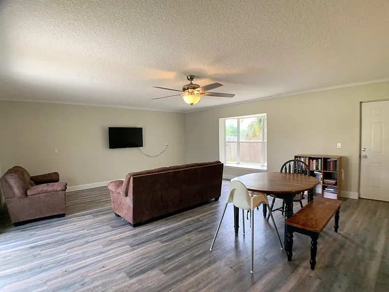 435 Sigsbee Rd — Photo 16