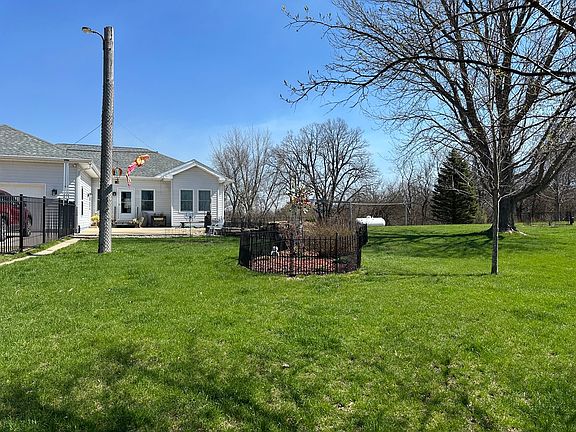 2nd image of 18760 Hillside Rd