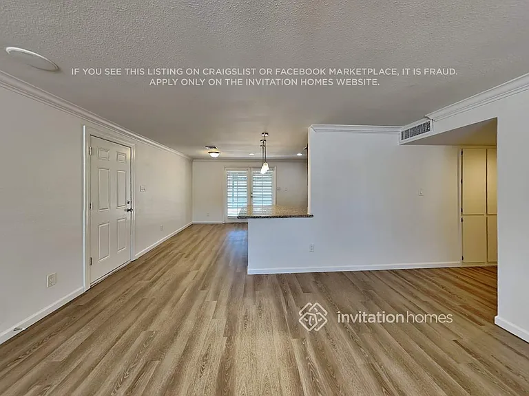 14256 N 37th Way — Photo 4