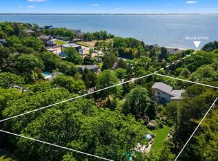 27 Atterbury Rd, Southampton, NY 11968