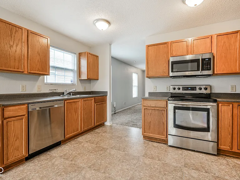 1804 Feather Reed Ln — Photo 18