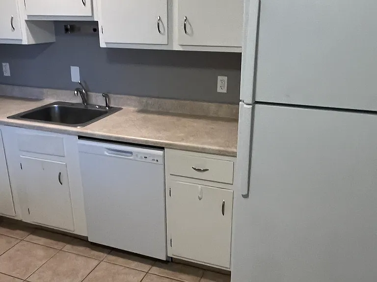 1095 Old Colony Rd #12A — Photo 3