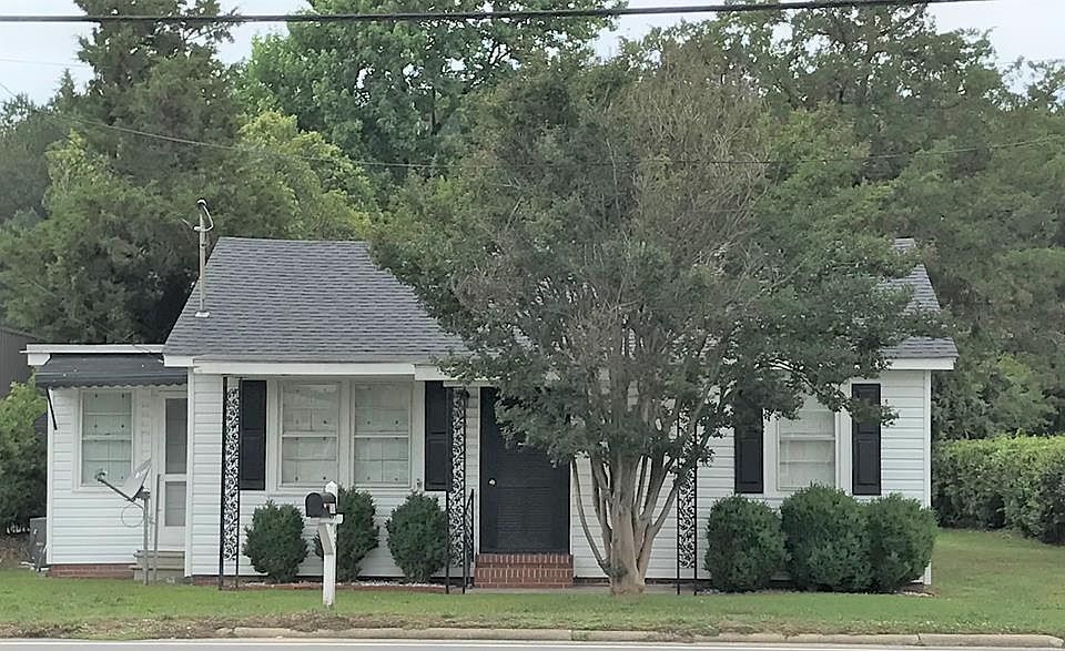 1st image of 1703 Wayne Memorial Dr