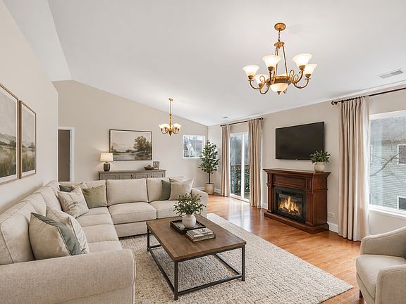 2nd image of 3355 Blue Ridge Dr