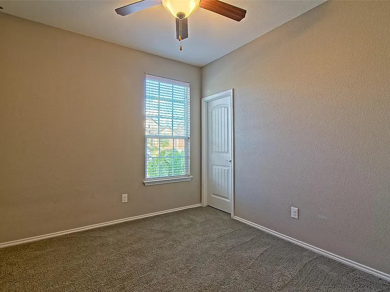 31443 Kingsway Rd — Photo 21