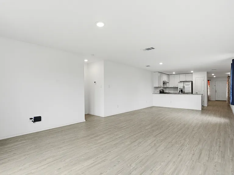 7239 Satellite Way — Photo 7