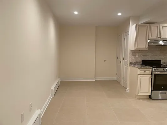 Rented by Signature Spaces NYC Corp | media 9