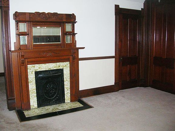 5th image of 141 Church St