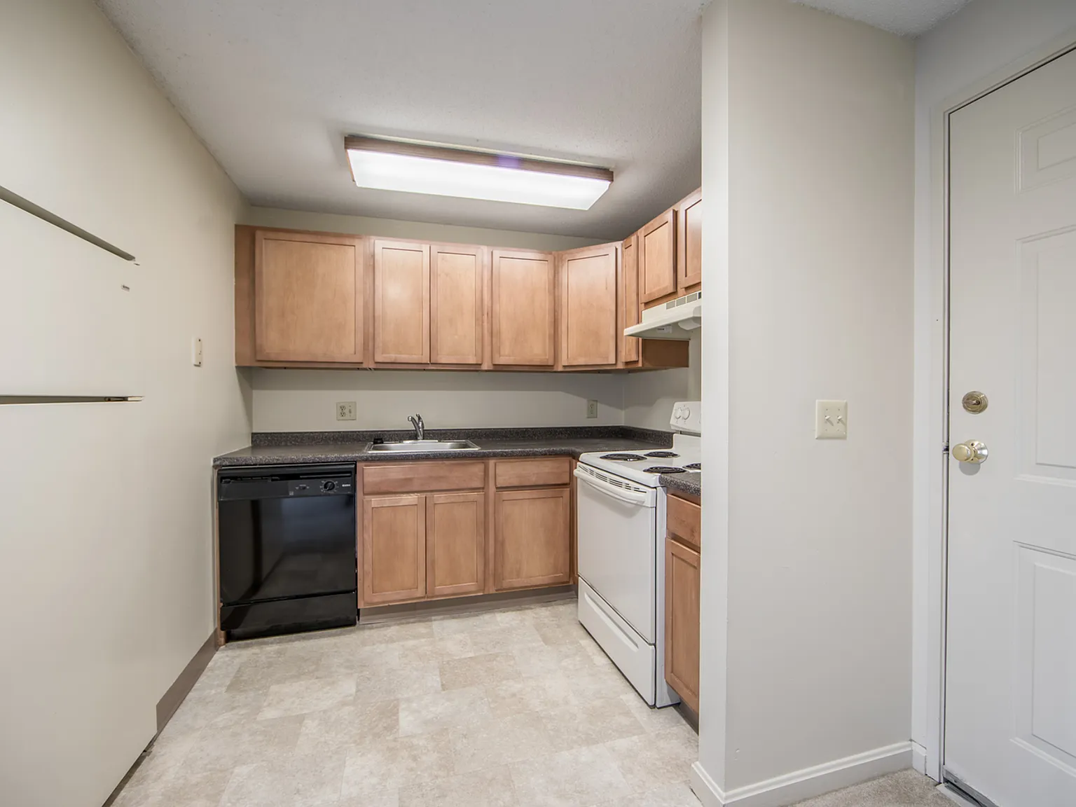 Westford Park Apartments — Photo 1