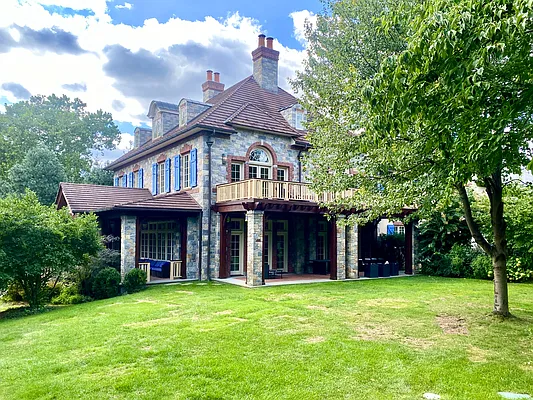 Sold by Trebach Realty | media 12
