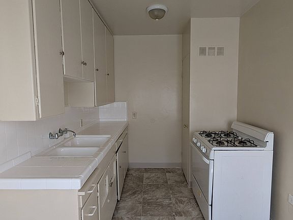 4th image of 1009 E Hyde Park Blvd #1/2