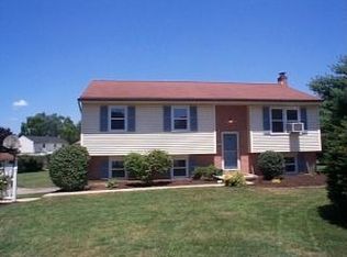 1655 Crestfield Dr, Landisville, PA