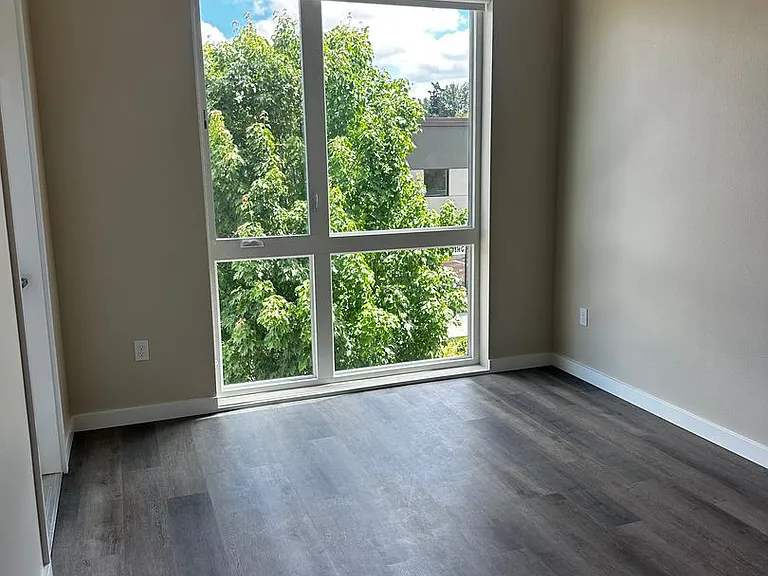 12547 SW Main St — Photo 3