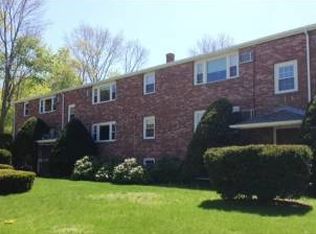 157 Stone St APT 4, Walpole, MA 02081