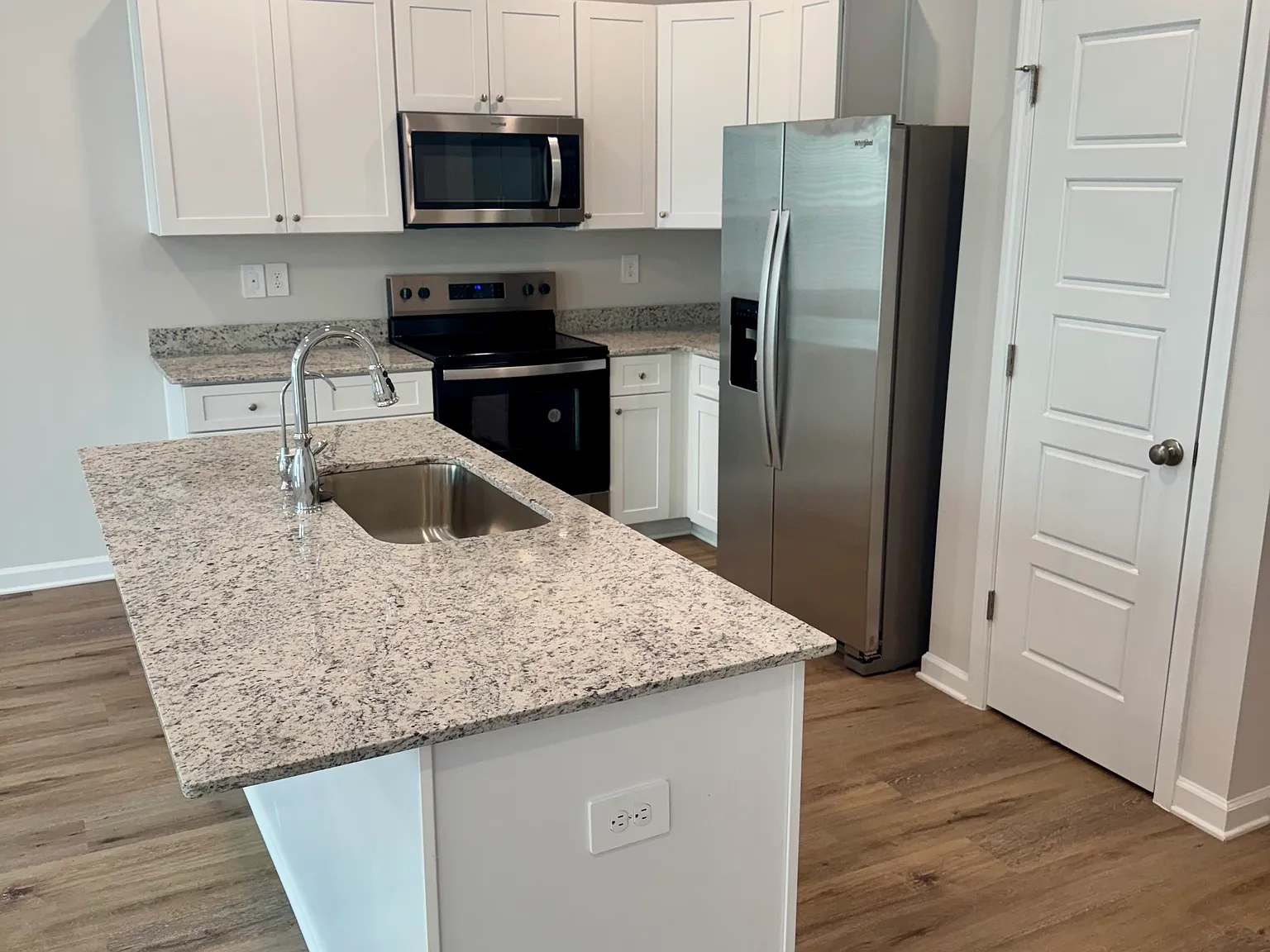 6071 Bemiss Towns Dr — Photo 3