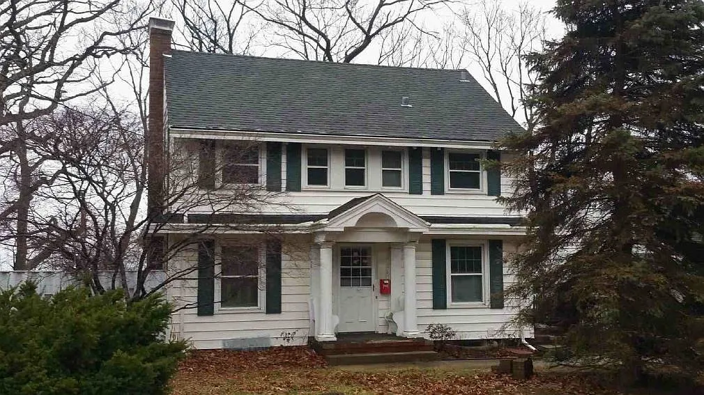 1524 NE Starr Ter photo 1