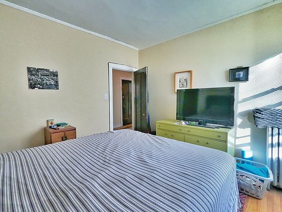 5th image of 4121 W Belle Plaine Ave APT 18