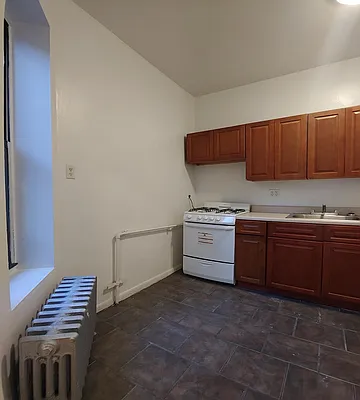 Rented by Moss Realty Company | media 5