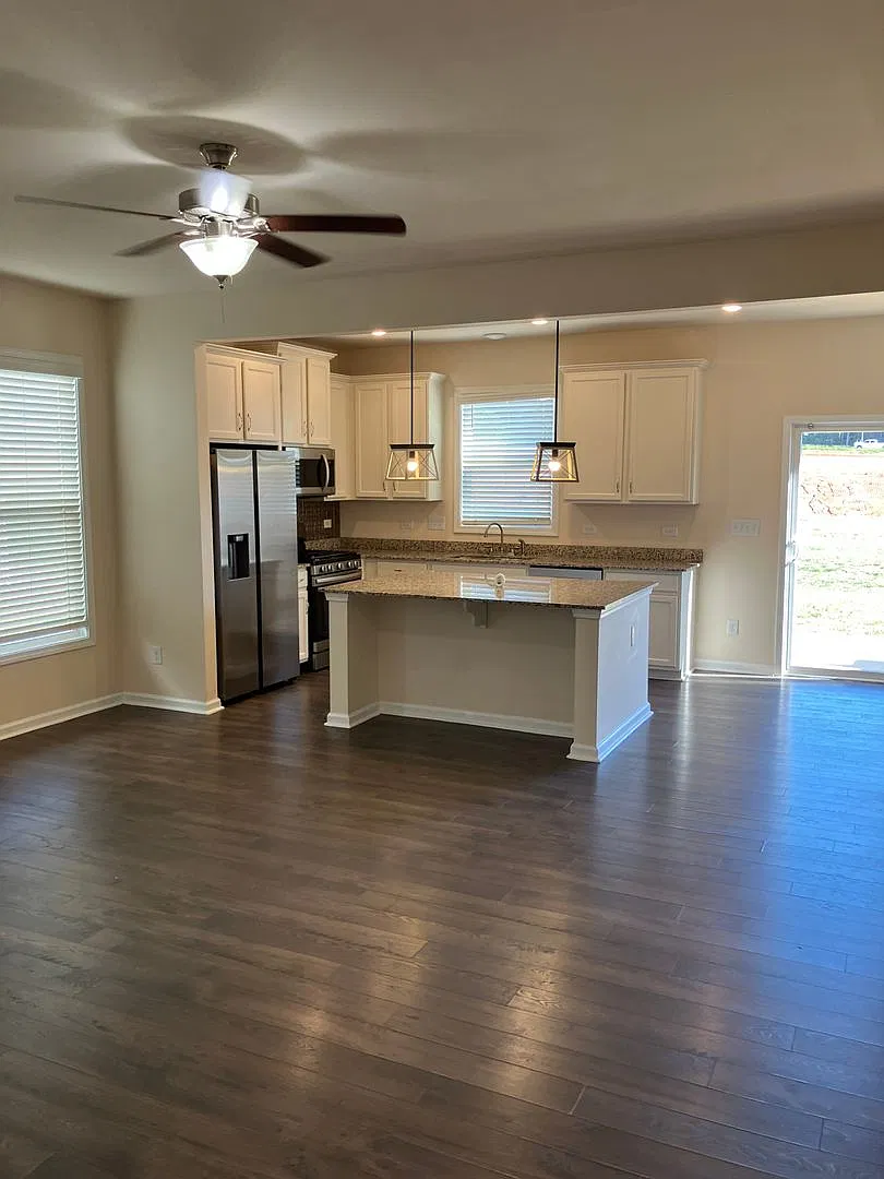 Lovley Townhome in Townes at Sherrills Ford — Photo 3