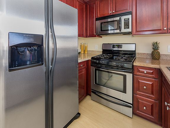 5th image of 5550 Owensmouth Ave APT 309