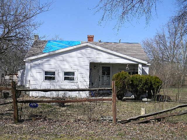 1st image of 2353 Bushnell Ave