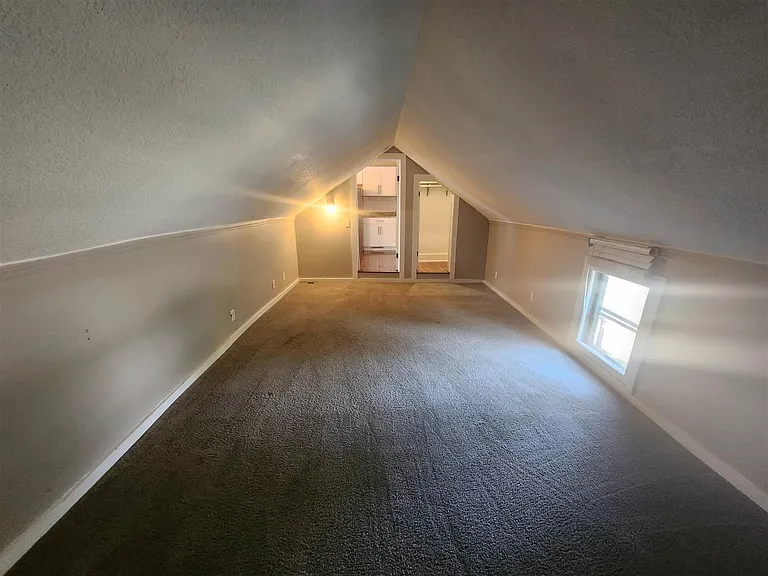 524 State St #5 — Photo 3