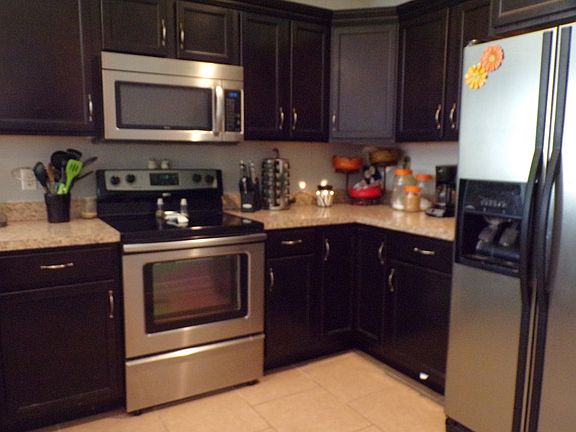 3rd image of 526 Murray St